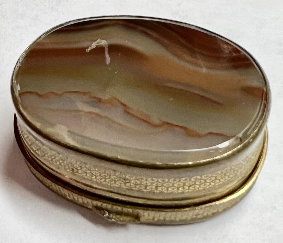 Caja de tabaco ovalada de latón dorado georgiano y ágata con bandas, principios del siglo XIX Foto 4 de 4