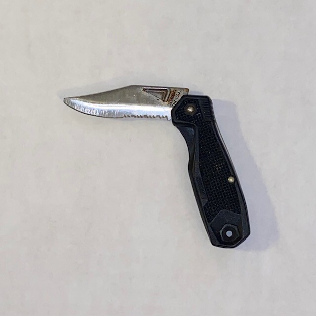 Schrade USA CH4 Cliphanger Serrated Linerlock Knife