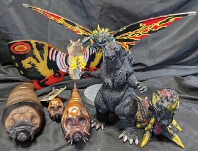モスラ MOTHRA フィギュア BANDAI 未開封　1992 Amazon.com: TAMASHII NATIONS Bandai S.H. MonsterArts Mothra Action