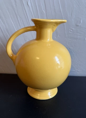 Vtg ORIGINAL FIESTA BRIGHT YELLOW  1936-46 Carafe Jug Pitcher 1936- 46 No Lid