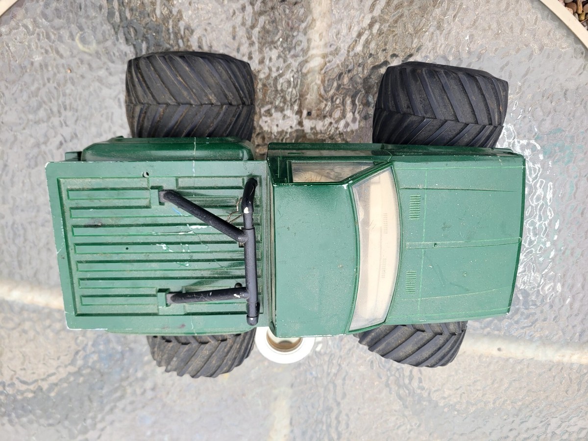 BIG BEAR DATSUN 1/12スケール Marui Big Bear Datsun 2wd 1/12 (MT-59-RC-4) Vintage Old School RC