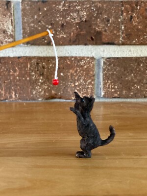 1/12 New Dollhouse Miniature Resin Playful Black Cat With A Red Ball Cat Wand