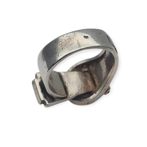 Art Deco Silver and Gold View Buckle Ring with Red Crystals, 1940. - Picture 9 of 10