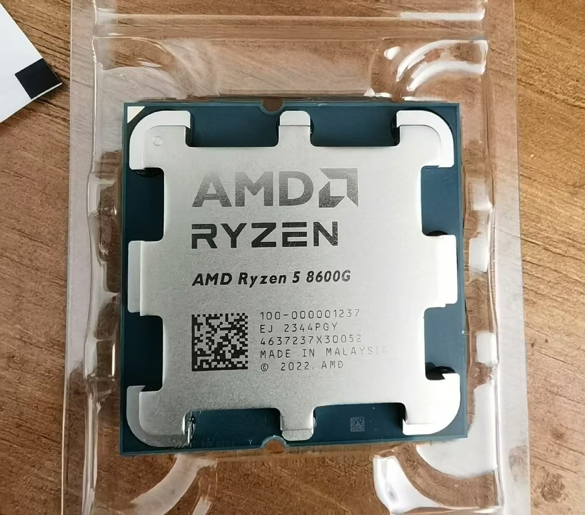 AMD Ryzen 5 8600G CPU 本体　ジャンク AMD Ryzen 5 8600G Desktop Processor with AMD Ryzen AI and