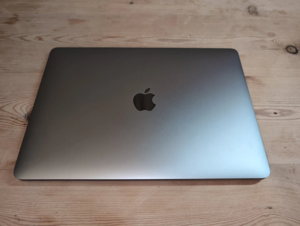 Apple MacBook Air 13" 2020 · i5 · 8GB · 500GB, photo 3 of 5