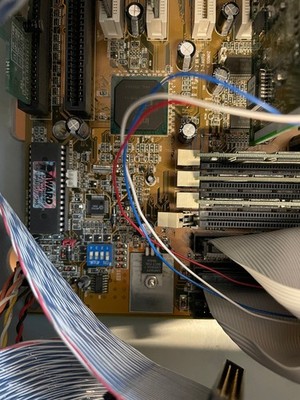 Mainboard GIGABYTE GA-6BA SLOT1 4x SDR UDIMM AGP 4x PCI 2x ISA mit 512MB Ram