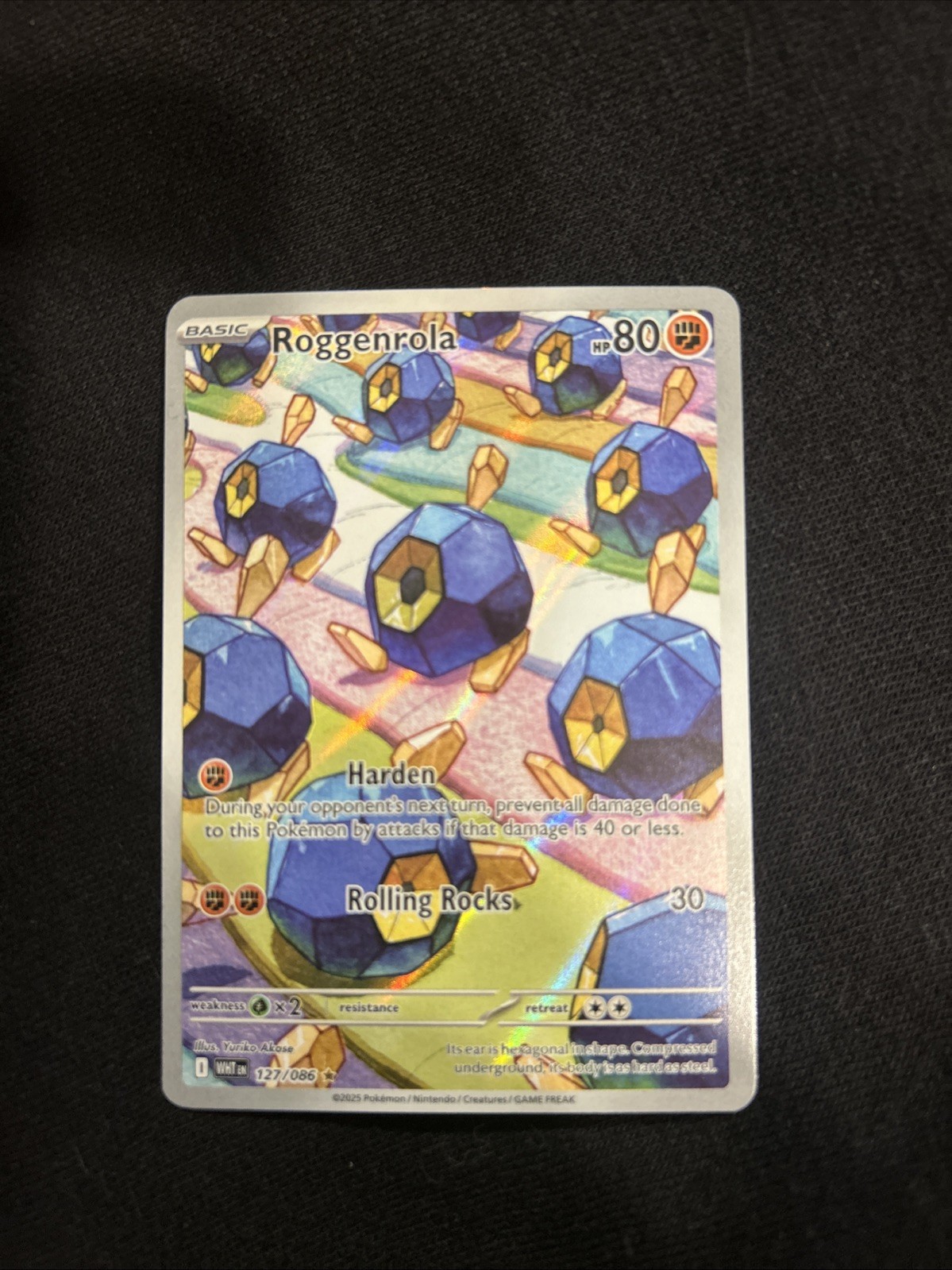 Roggenrola 127/086 Sv: White Flare Holo
