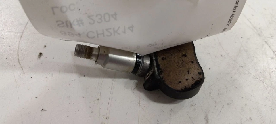 Sensor sistema monitor presión neumáticos Dodge Avenger TPMS 2014 2013 2012 2011 2010 Foto 2 de 4