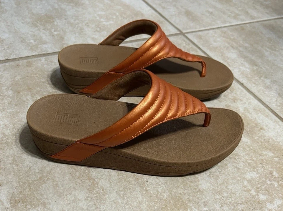 Sandalia Tanga FitFlop Para Mujer Naranja Brillo/Acabado Metálico Talla 8 38 EXC Foto 2 de 4