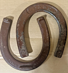 Vintage Hookless Leader horseshoes Pair of 2's