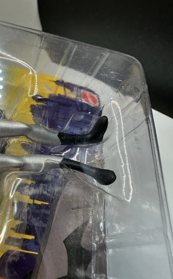 Figura de acción Mattel Batman serie animada 2005 “Batgirl” disfraz plateado 4” nueva Foto 4 de 4