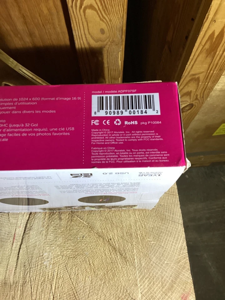 Aluratek 7" Black Digital Photo Frame with Automatic Slideshow Model ADPF07SF - Image 4 of 4