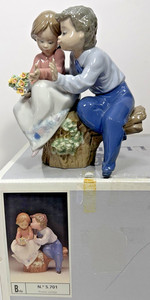 LLADROリヤドロ　№5701　Just A Little Kiss Lladró the Kiss | eBay
