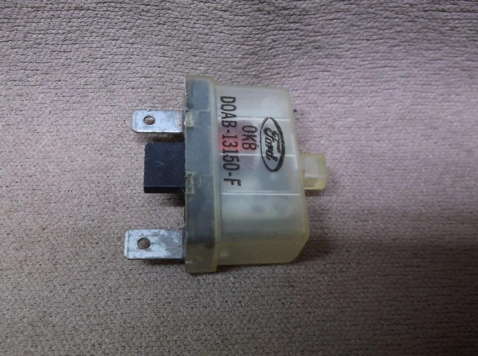 Ford Mustang Mark III 1970 Mercury Cougar faros con llave en zumbador de encendido Foto 2 de 4