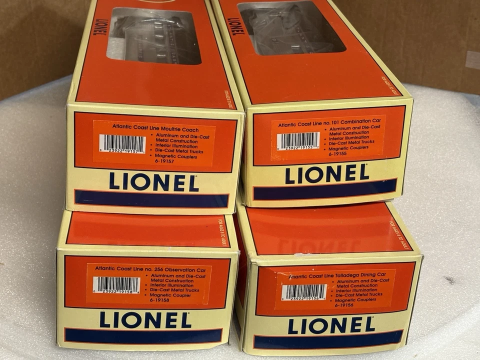 Lionel 6-19155, 6-19156, 6-19157, 6-19158 Atlantic Coast Line ACL Passenger Cars - Image 2 of 4