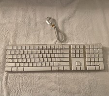 Vintage Apple PRO USB Wired Keyboard A1048 White Clear Case  Tested And Working