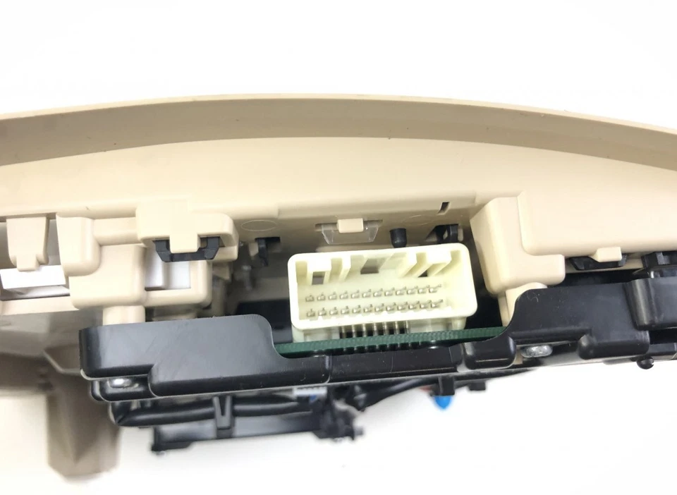 LEXUS GS IV VA2385086 Interno Luce Anteriore 8120630060A0 81206-30060-A0 - Immagine 3 di 4