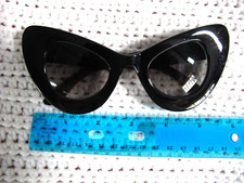 80s Retro Thick Flat Cat Eye Kitty Fashion Designer Mod Black Sunglasses