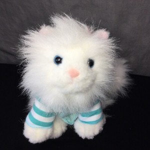 Ganz Webkinz Persian Cat White Kitty HM110 Plush Stuffed Animal Shirt