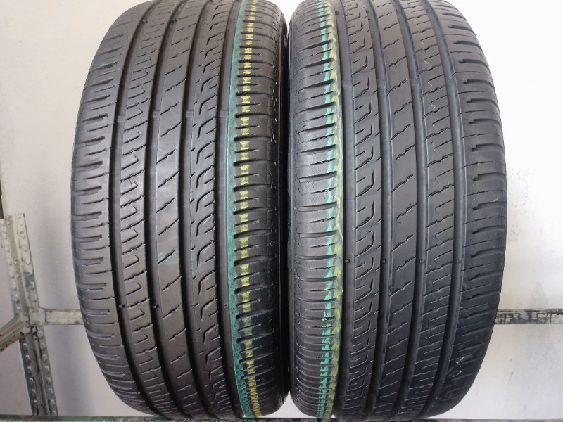 2 Pneumatici USATI BARUM BRAVURIS 5 HM 235/45 R20 100 W DOT: 23/24Estivo