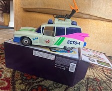 Hasbro Ghostbusters Kenner Classics The Real Ghostbusters Ecto-Glow Ecto-1