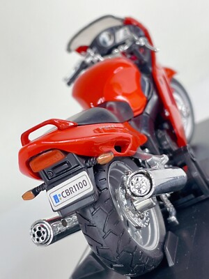 Honda CBR 1100XX Diecast Motorcycle Bike Model Toy Red Welly 1:18