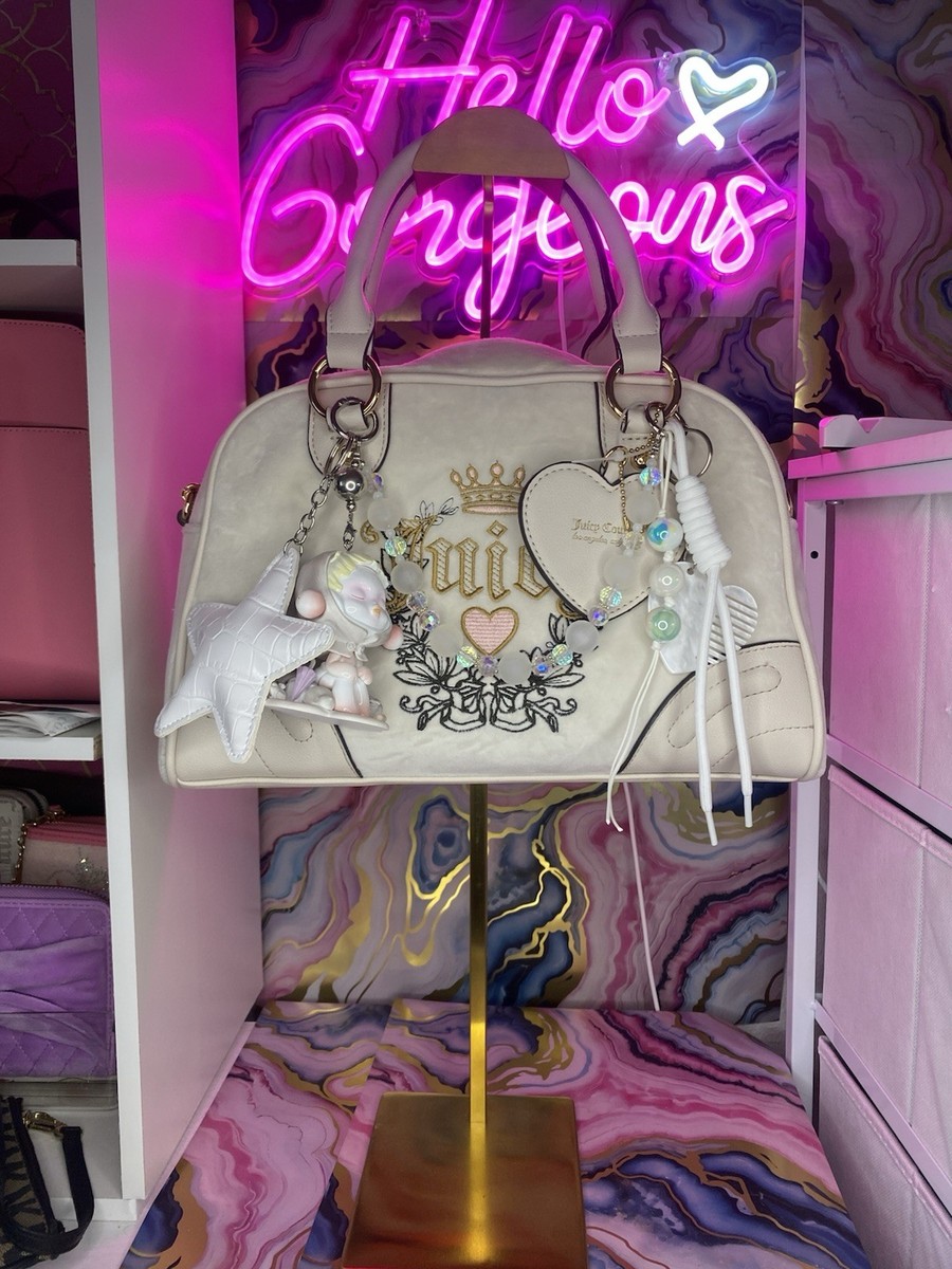 【レア】Juicy Couture チャーム付きハートバッグ平成00s y2k Juicy Couture Cream Velour Satchel Heart Crest Charm Y2K Handbag