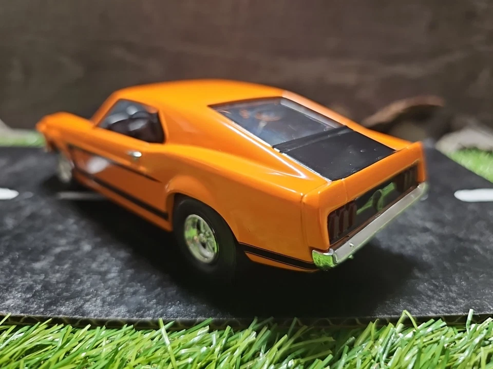 Ertl 1969 Ford Mustang Boss 302 escala 1:24 diecast coche banco? SIN CAJA Foto 4 de 4
