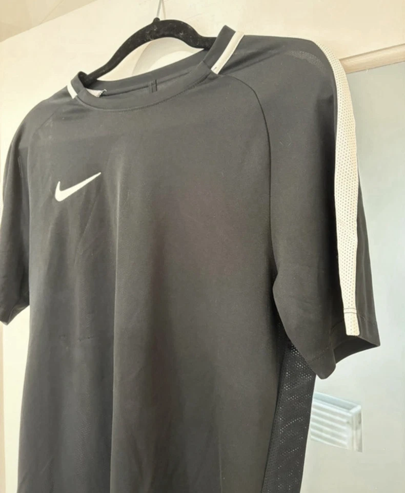 Nike Dri-Fit T-Shirt Size S - Image 3 of 4