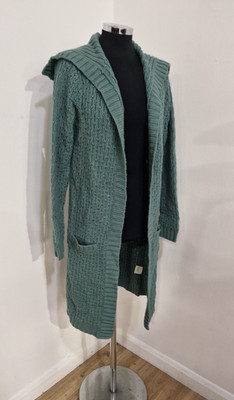 Toastgrüne Grobstrickjacke S Longline Zopfmuster Schalkragen offen Style Wolle