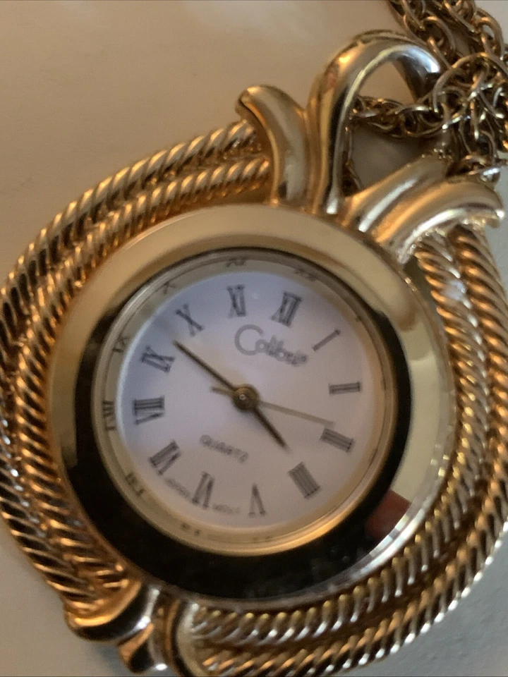 Reloj Collar Colgante Colibrí Mujer Tono Oro Amarillo Esfera Ovalada con Cadena Foto 2 de 3