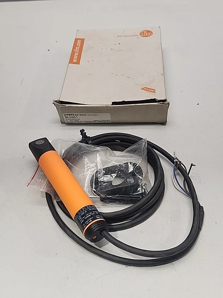 Efector 300 Flow Sensor SL0301 - Image 2 of 4