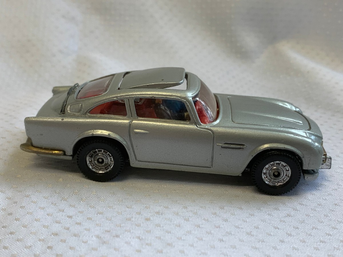 James Bonds Aston Martin DB5 Corgi Toys 007 Diecast Car Ejecting