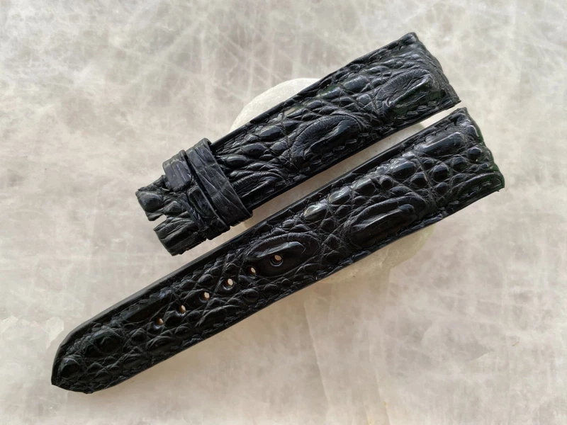 handstitched black alligator-print strap, 20/18 mm