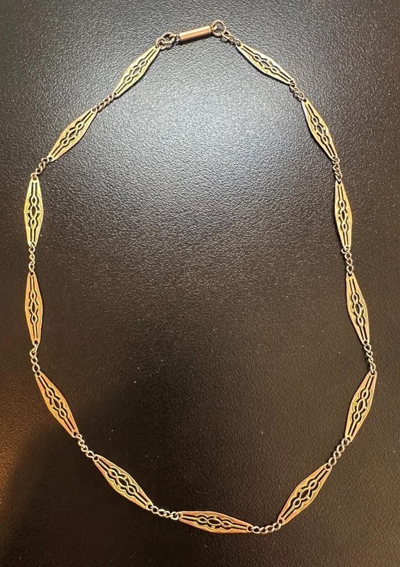 Victorian 9 Karat Gold Longuard Chain Necklace 22 Inches Barrel Clasp Pendant