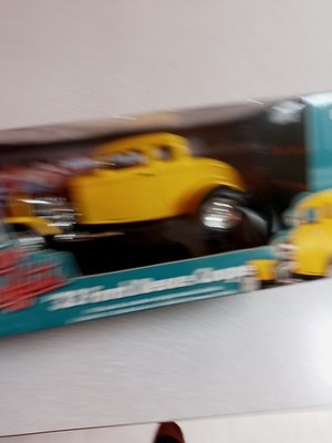 Ertl 1932 American Graffiti Ford Deuce 1:18 Diecast Car for sale