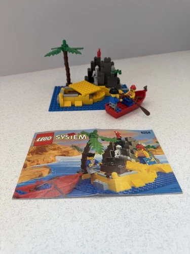 LEGO 6254 Rocky Reef – With Instructions – Great Condition – No Box - Skeleton!!