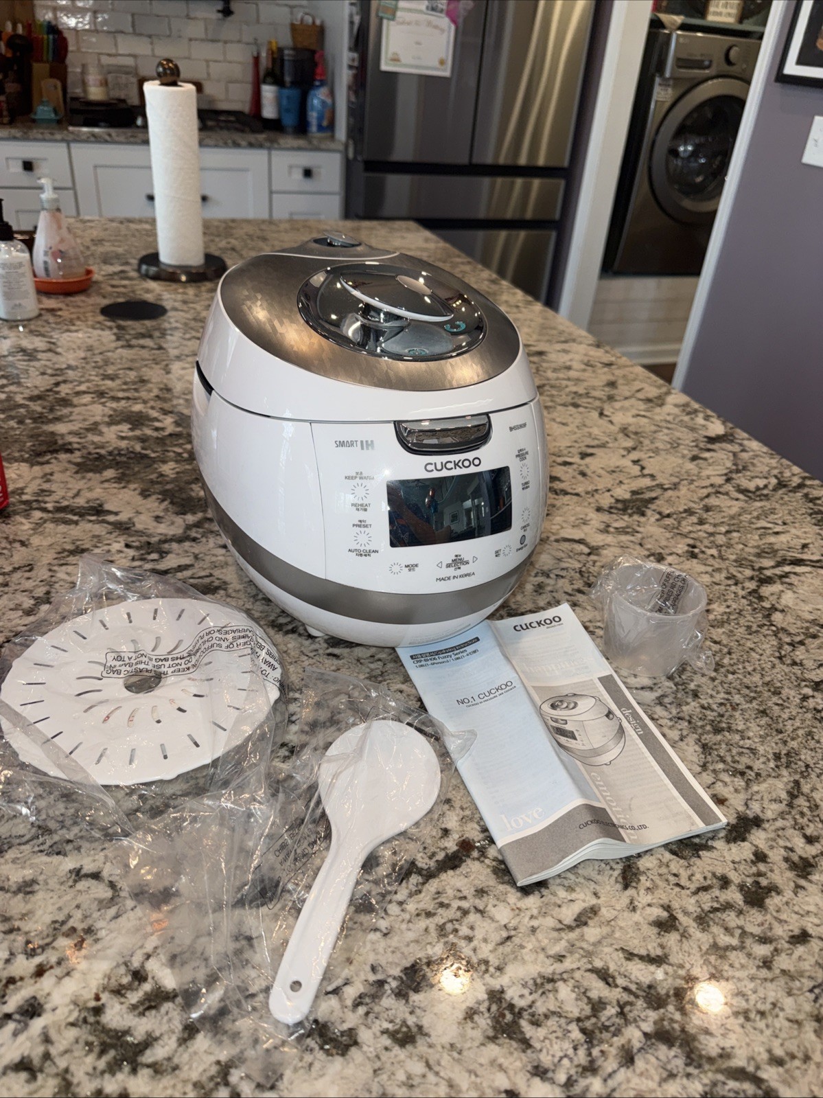CUCKOO 6-Cup IH Pressure 1077W Rice Cooker, Brand New