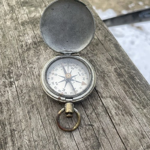 ORIGINAL Vintage WW2, BRASS, WALTHAM BRAND U.S. MILITARY COMPASS