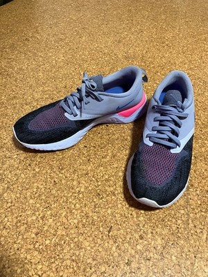 Nike Odyssey React 2 Flyknit Größe 40 / UK 6