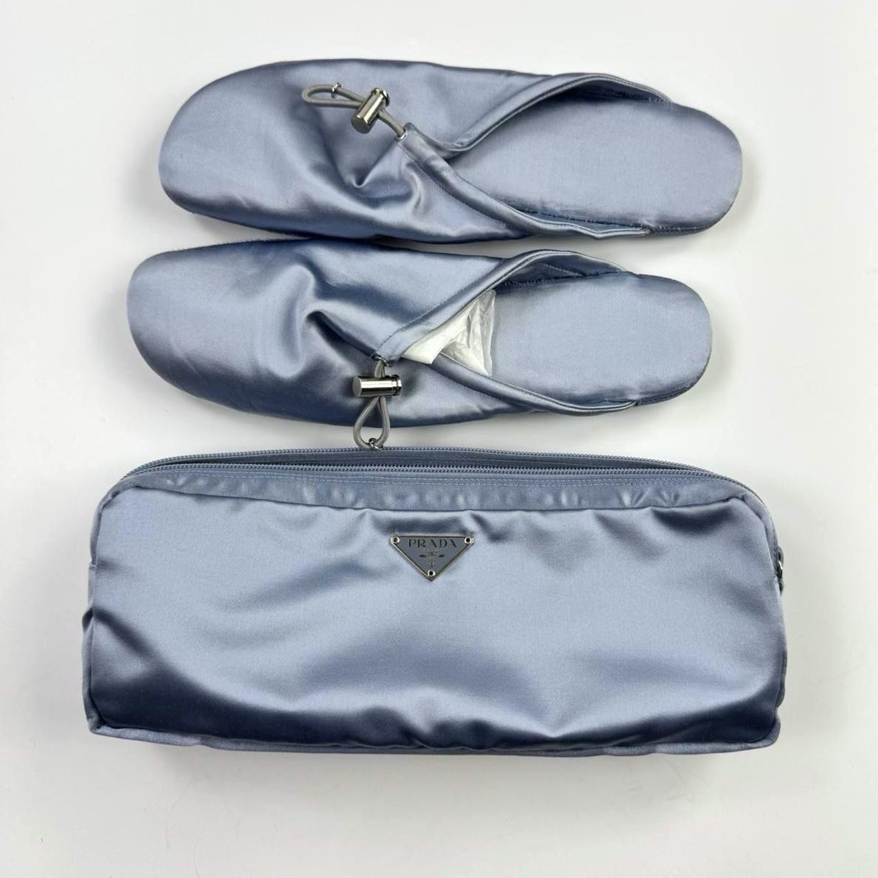 SAOLA Pantofole Prada in seta viscosa con suola scamosciata. Viene fornito con custodia. UK6 EU40