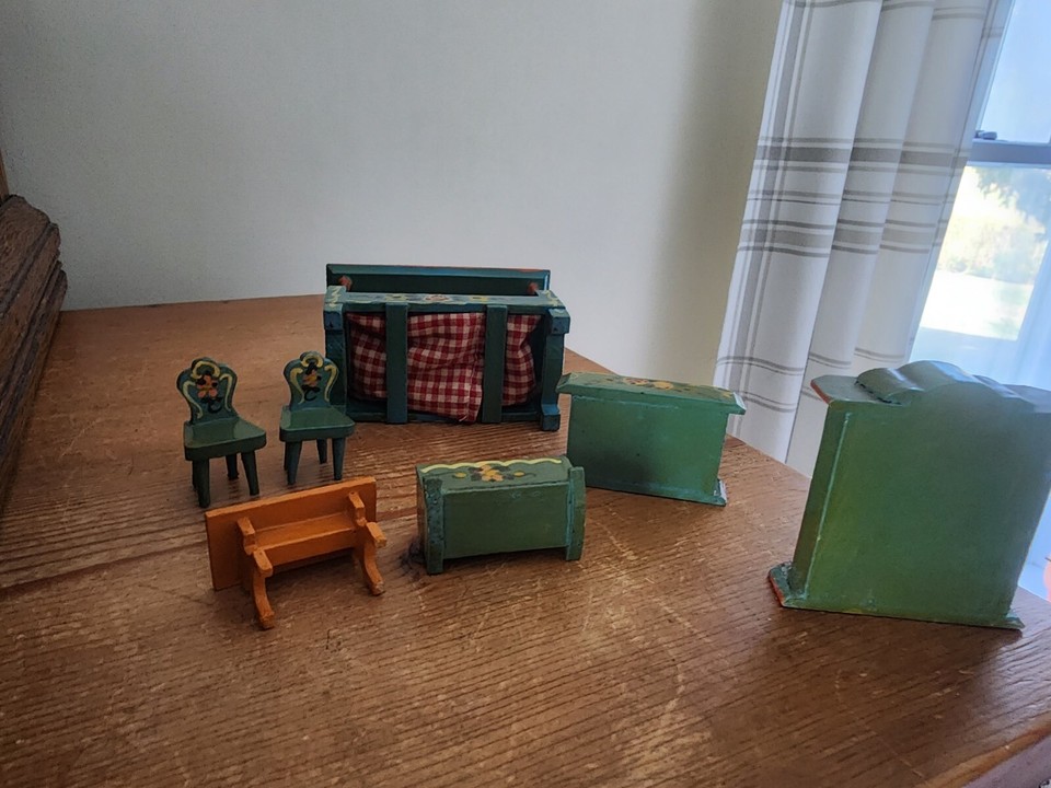 Vintage Dora Kuhn Dollhouse Bedroom Set Furniture Hand Painted Germany