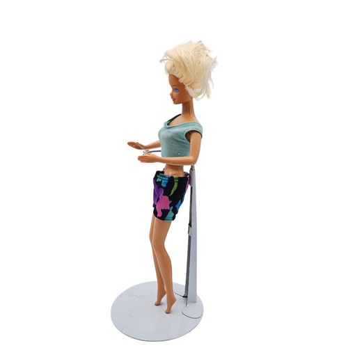 Barbie vintage anni 80 capelli biondi occhi blu rosa ombretto capelli tagliati - Foto 4 di 7