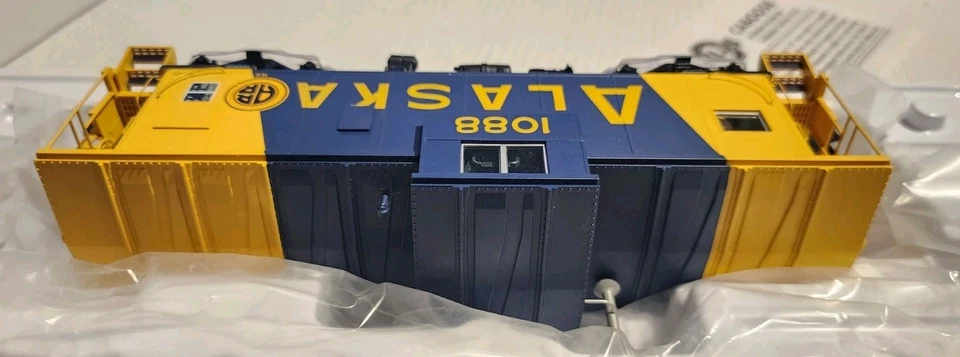 Atlas O Scale Extended Vision Caboose Alaska Railroad #1088 - Image 4 of 4
