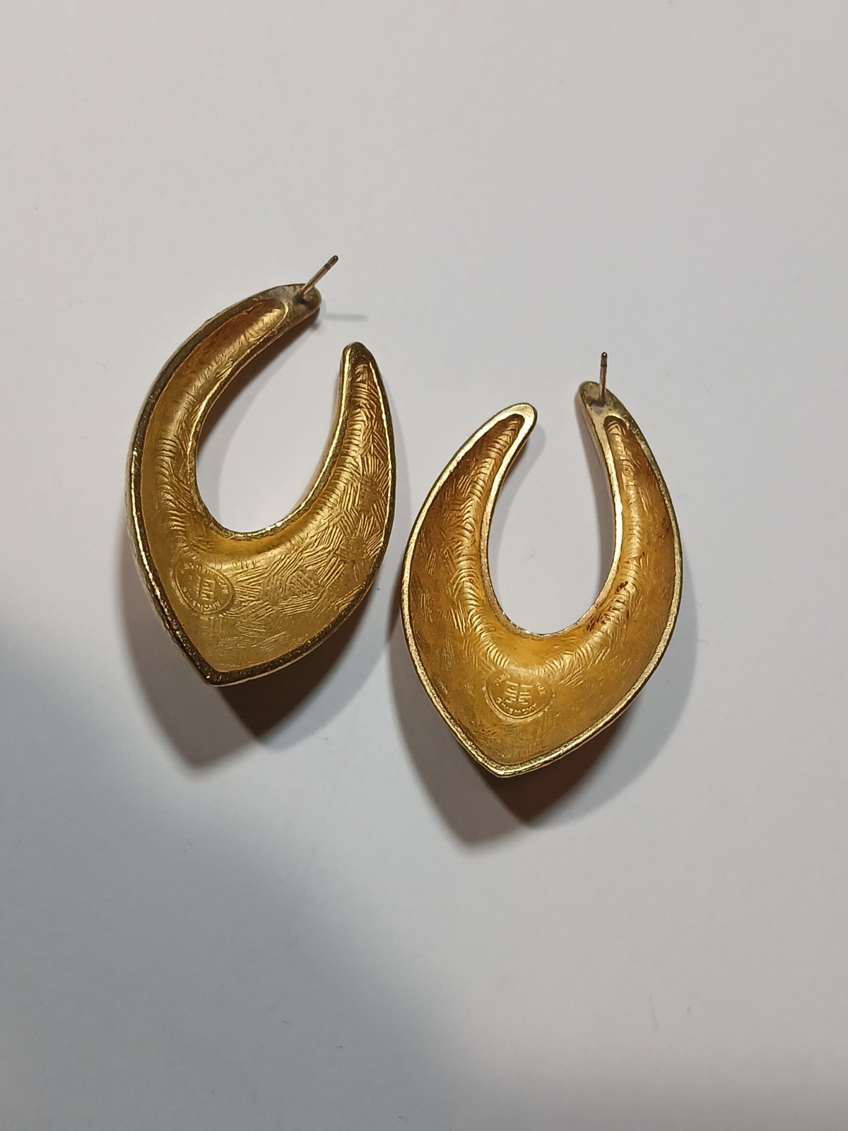 Givenchy Modernist Hammered Stud Post Goldtone Ea… - image 4