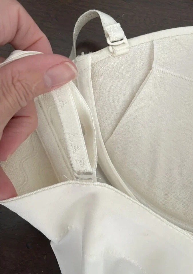 Nuevo con etiquetas Body La Perla Italia Blanco Convertible Tanga $429 34B 36B 34C 38C Foto 3 de 4