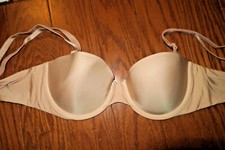 32A    VICTORIA'S SECRET SEAMLESS VINTAGE    BRA PUSH UP STRAPLESS    BEIGE WIRE