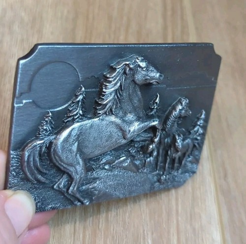 New 1991 Arroyo Grande Buckle Co Pewter Wild Horses Mustang Western AG63 - Picture 2 of 4