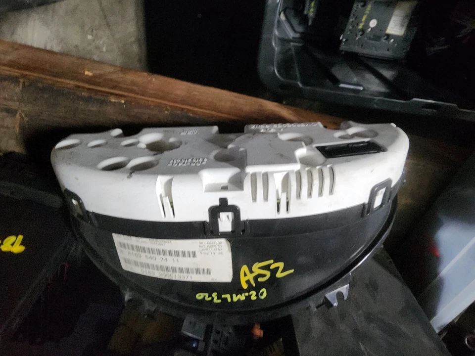 MERCEDES-BENZ ML430 ML320 W163 CUADRO DE INSTRUMENTOS VELOCÍMETRO A1635407411 Foto 2 de 3