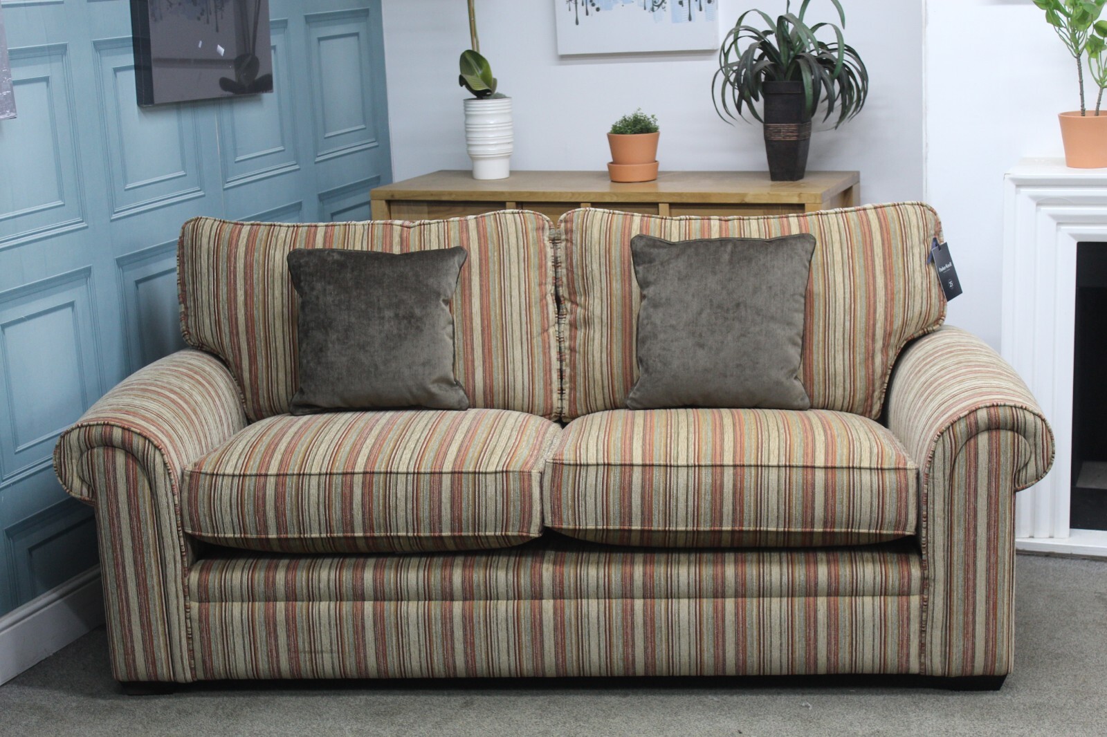 PARKER KNOLL AMERSHAM LARGE 2 SEATER SOFA IN BASLOW STRIPE GOLD FABRIC